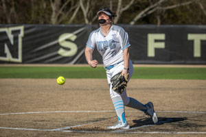 Kacey Solida releasing softball pitch